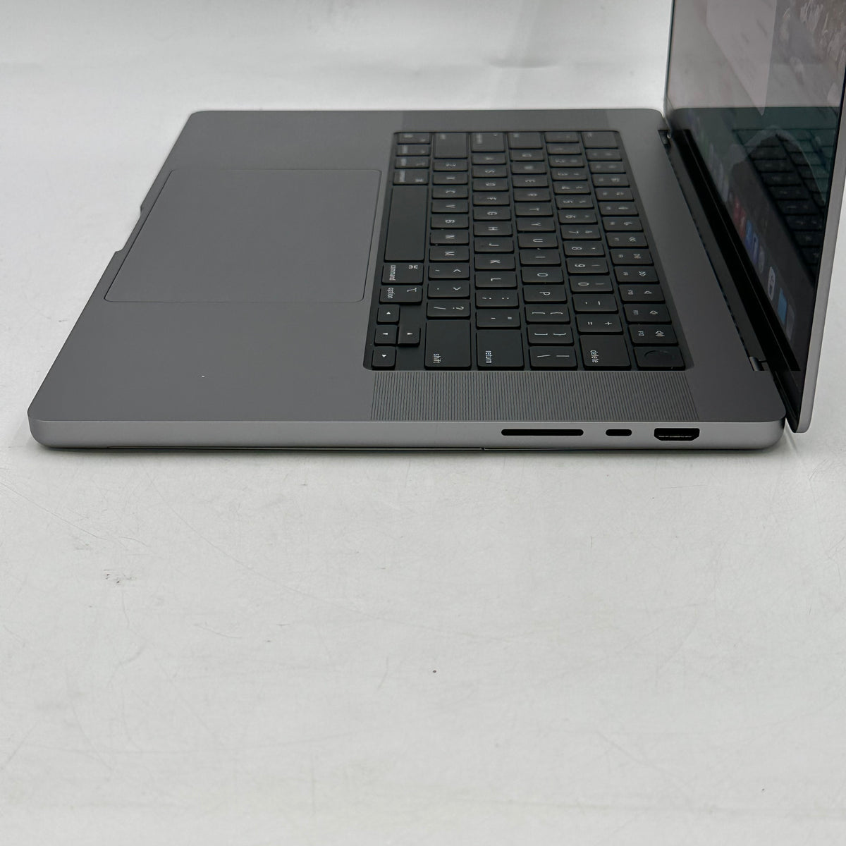 2021 Apple MacBook Pro 16" M1 Pro 16C GPU 3.2GHz 16GB RAM 1TB SSD A2485