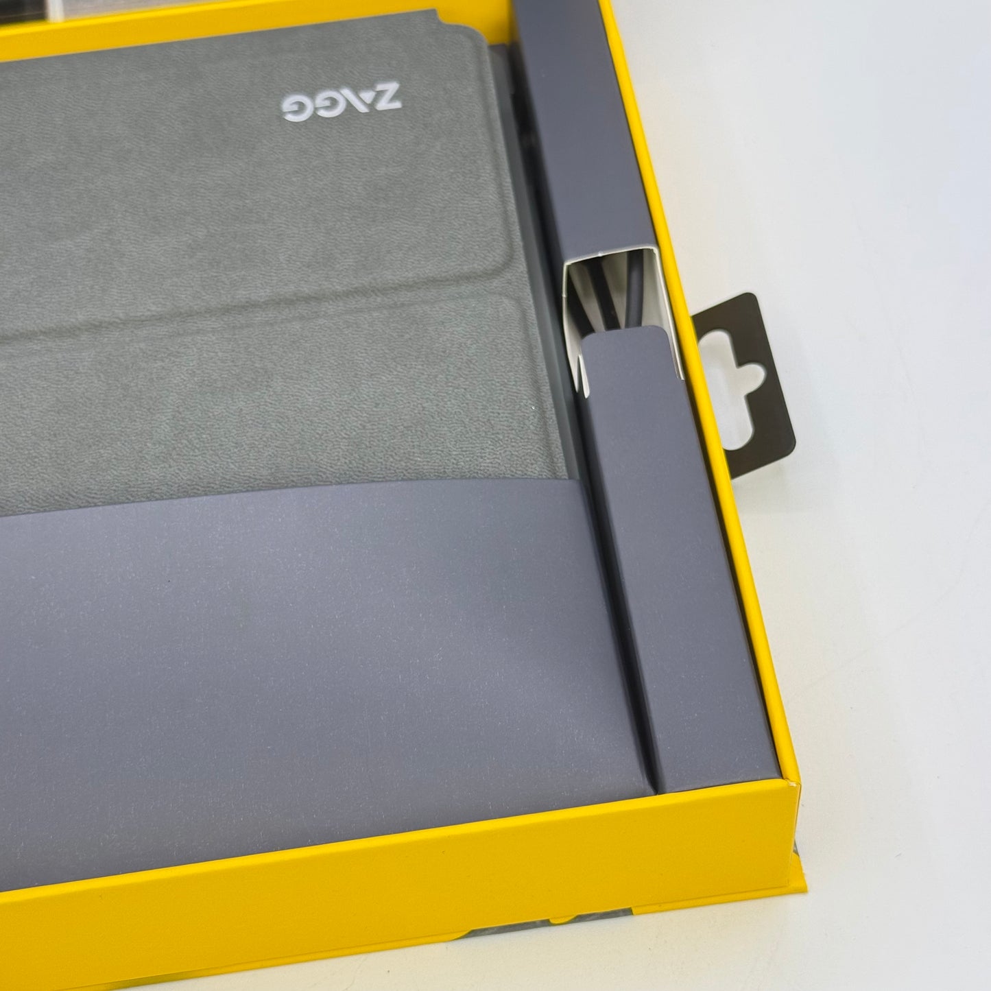 New Zagg Pro Keys Bluetooth Detachable Keyboard Case For iPad 8th Gen