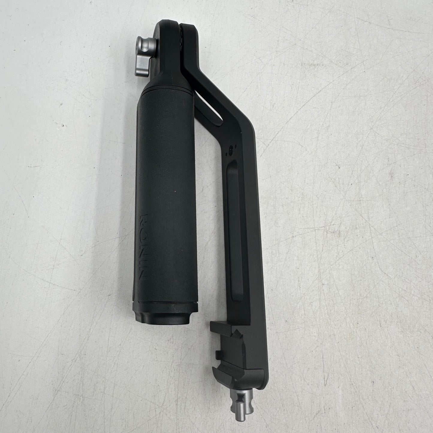 DJI RS 4 PRO Combo  3-Axis Gimbal Stabilizer P04P