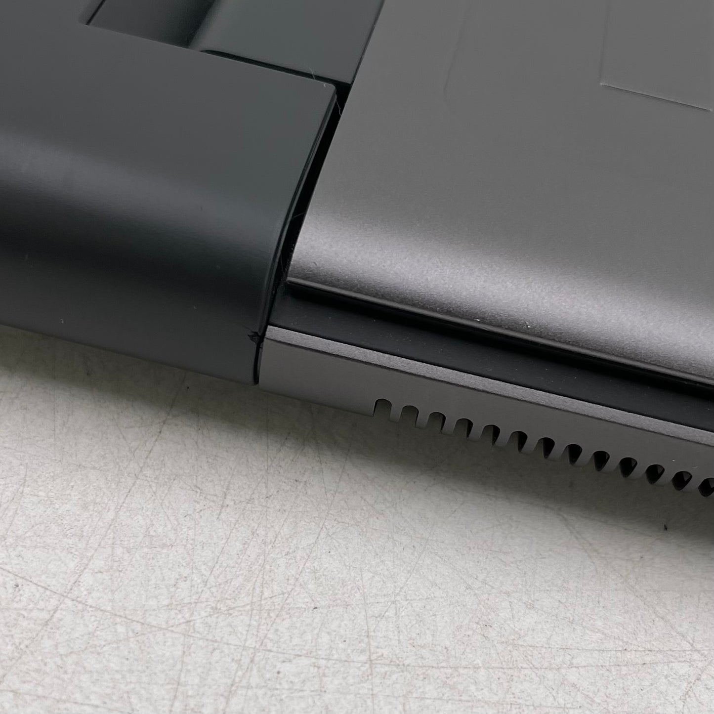 Alienware M18 R1 18" Ryzen 9 7845HX 3.0GHz 32GB RAM 1TB SSD GeForce RTX 4070