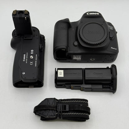 Canon EOS 5D Mark III 22.3MP Digital SLR DSLR Camera