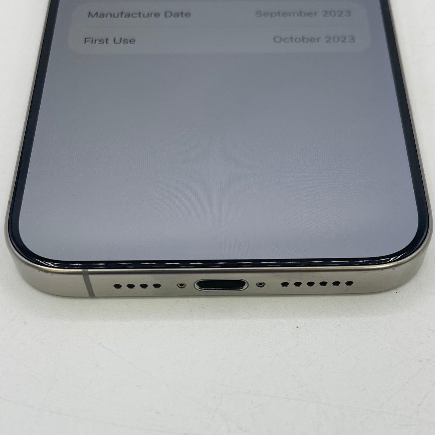 Factory Unlocked Apple iPhone 15 Pro Max 256GB Natural Titanium MU683LL/A