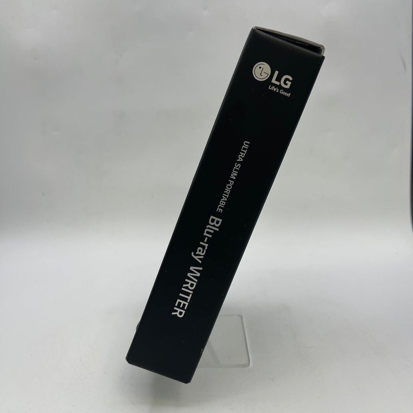 New LG Ultra Slim Portable Blu-ray/DVD Writer BP50NB40