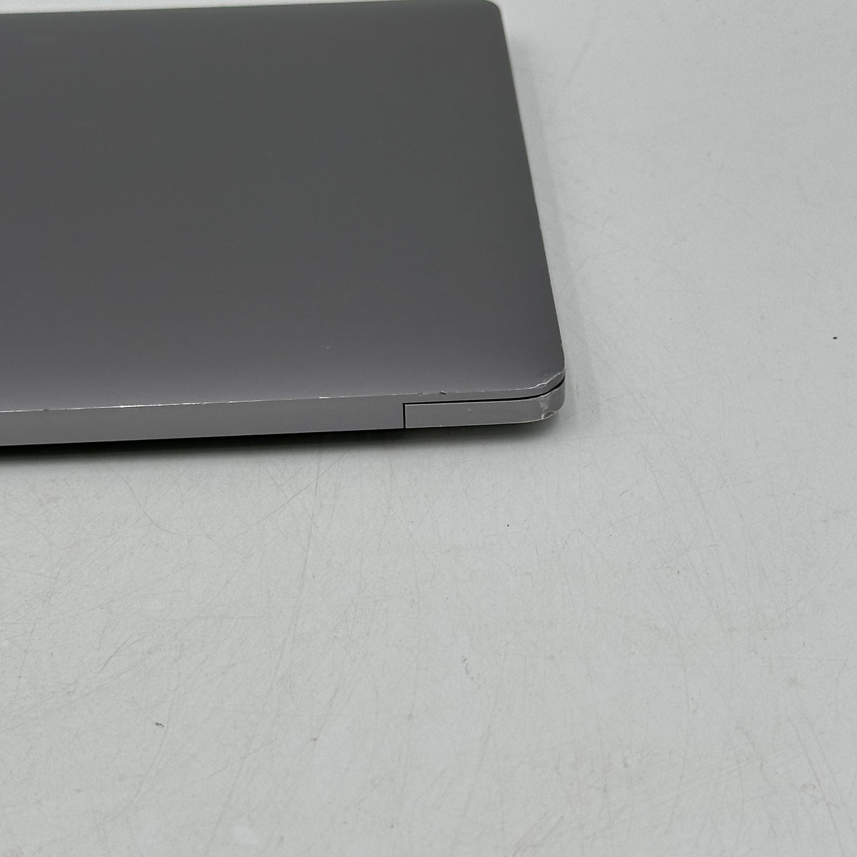 2020 Apple MacBook Pro 13.3" M1 8C GPU 3.2GHz 8GB RAM 256GB SSD A2338
