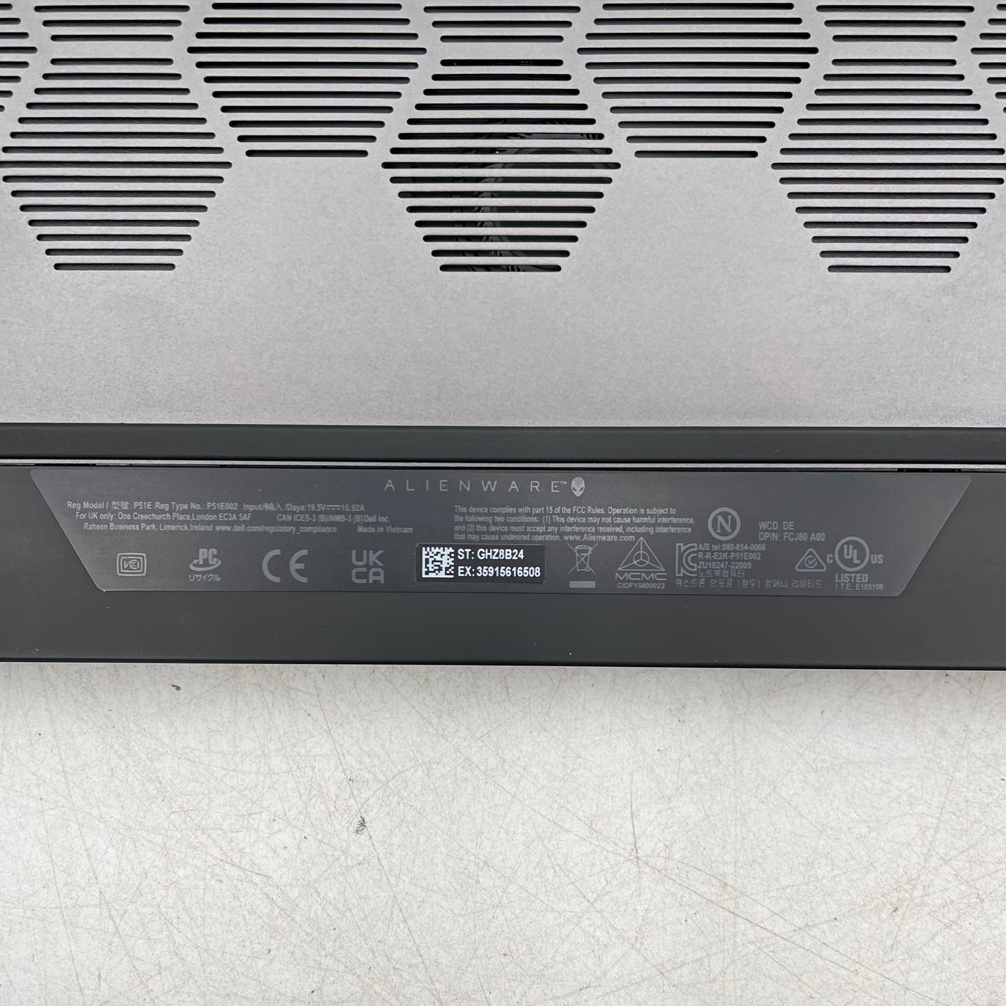 Alienware M18 R1 18" Ryzen 9 7845HX 3.0GHz 32GB RAM 1TB SSD GeForce RTX 4070