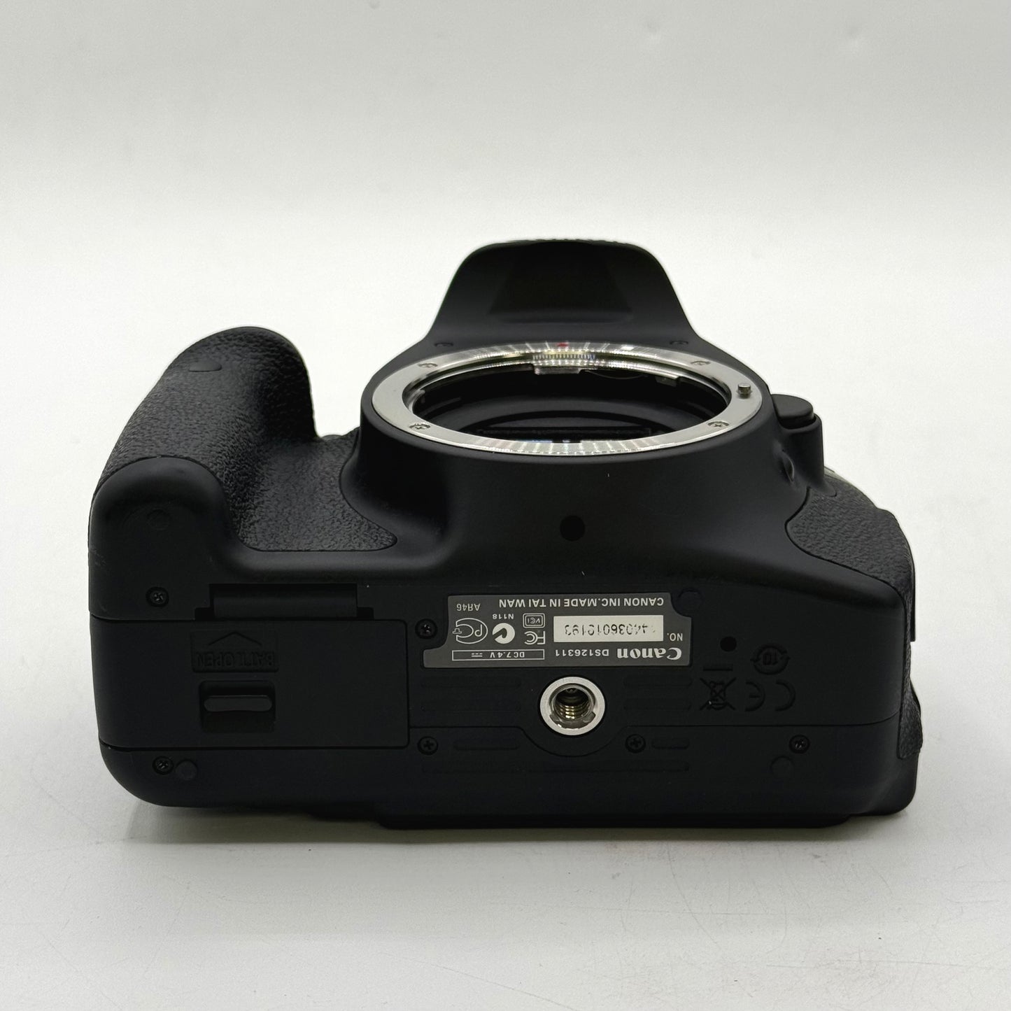 Canon EOS 600D 18.0MP Digital SLR DSLR Camera
