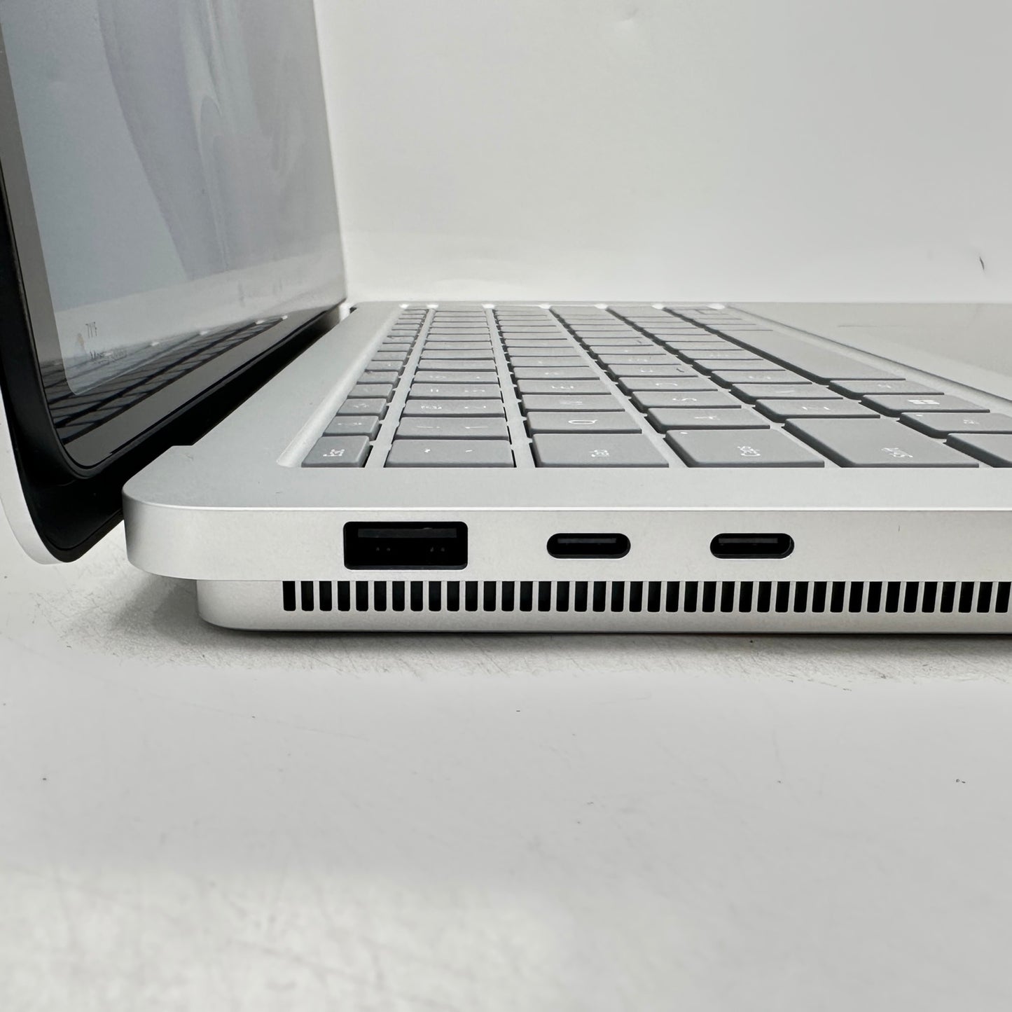 Microsoft Surface Laptop Studio 2 2029 14.4" i7-13800H 32GB RAM 1TB SSD RTX 4050