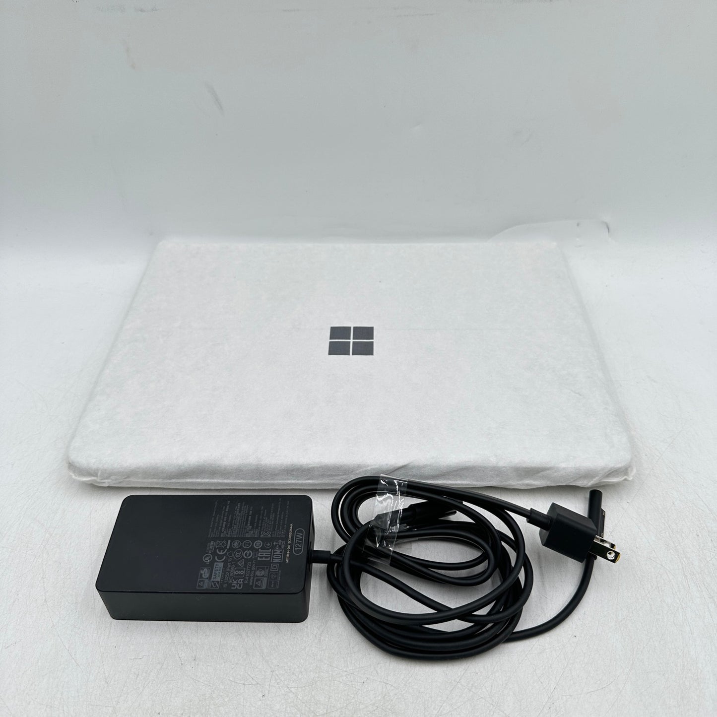 Microsoft Surface Laptop Studio 2 2029 14.4" i7-13800H 32GB RAM 1TB SSD RTX 4050