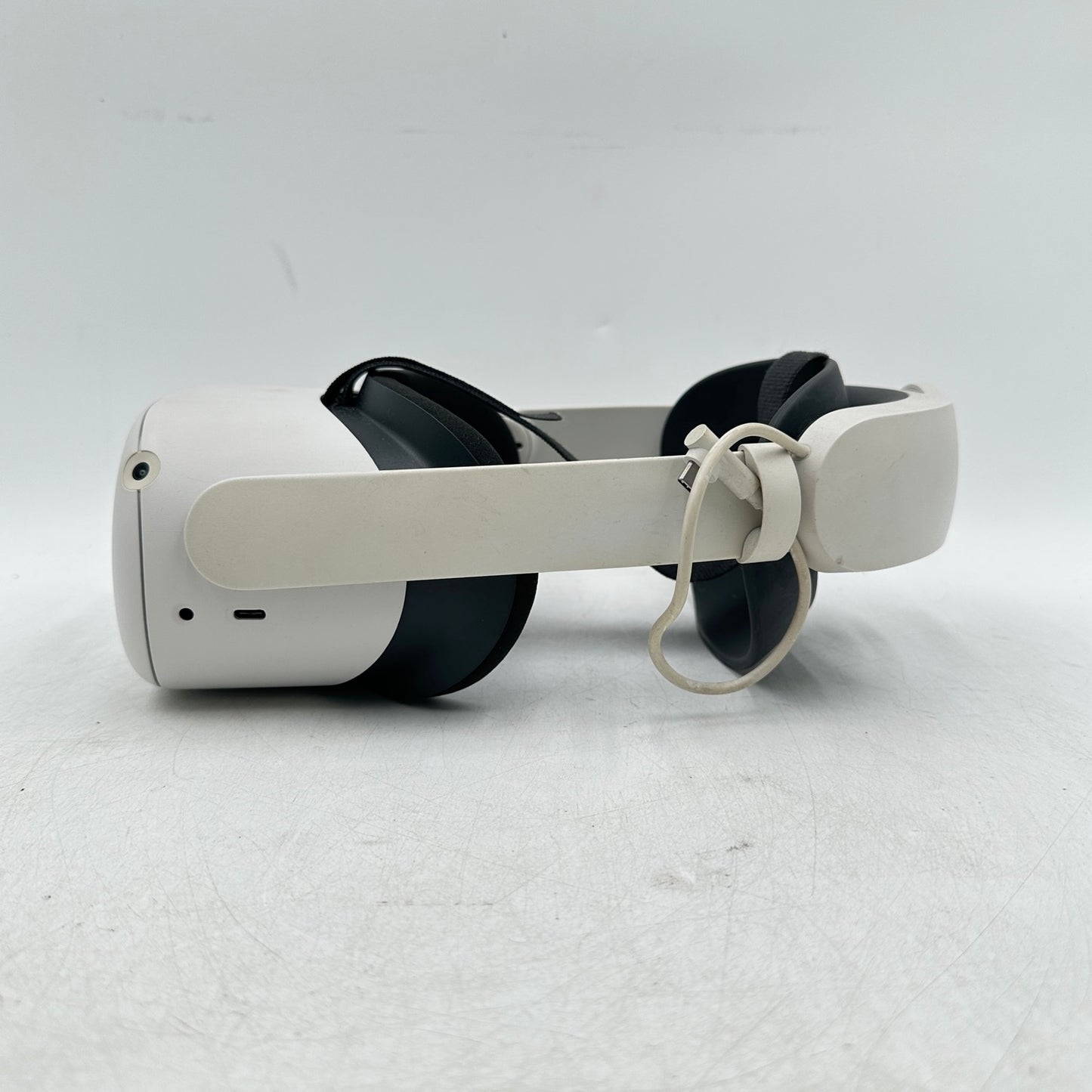 Meta Quest 2 64GB Standalone All-in-One VR Headset KW49CM w/ Elite Strap