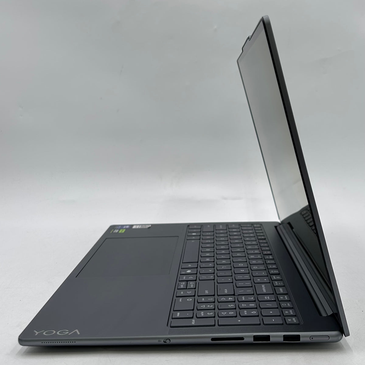 Lenovo Yoga Pro 9 16iah10 16" Core Ultra 9 32GB RAM 1TB SSD GeForce RTX 5050