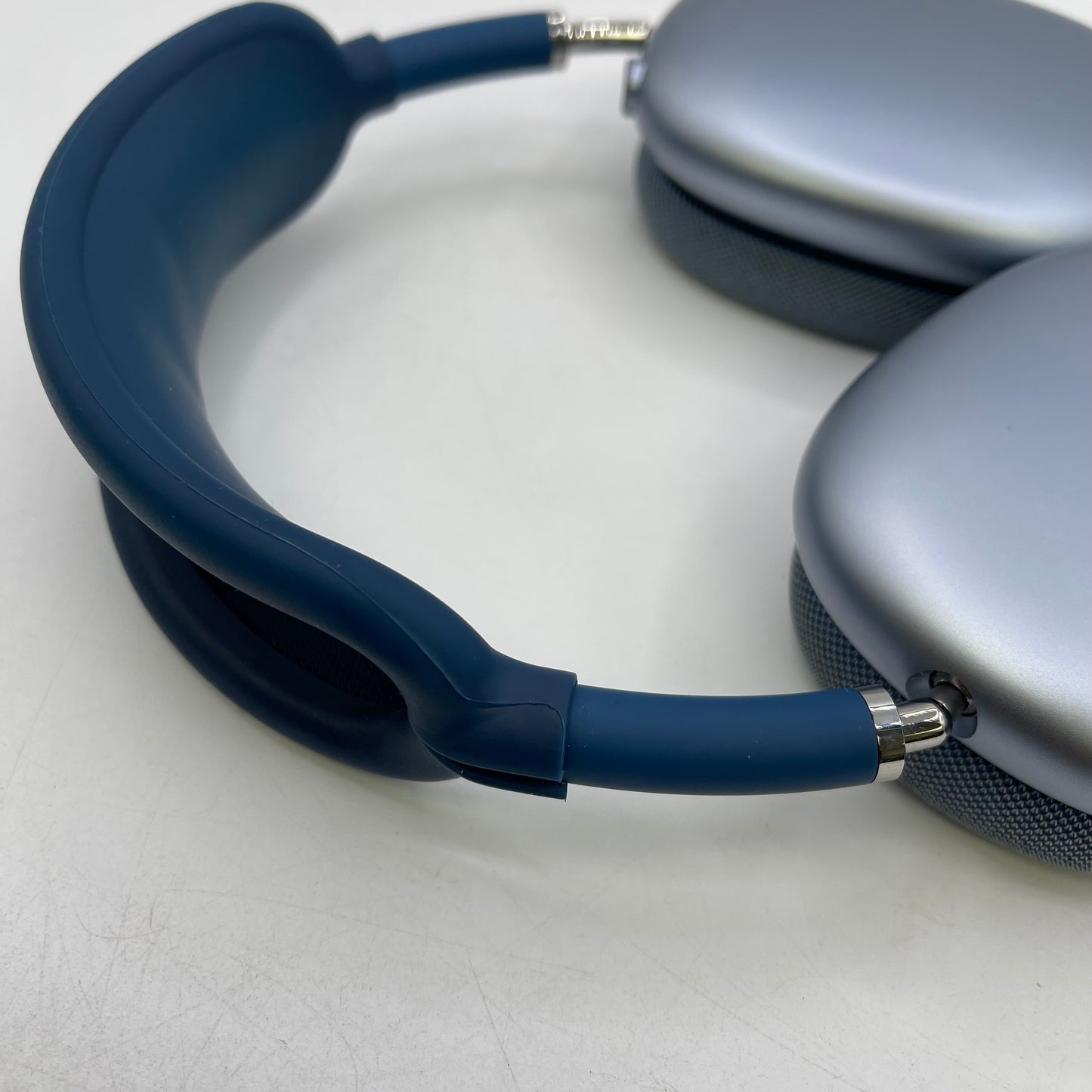 Apple AirPods Max Wireless Over-Ear Headphones Blue MWW63AM/A