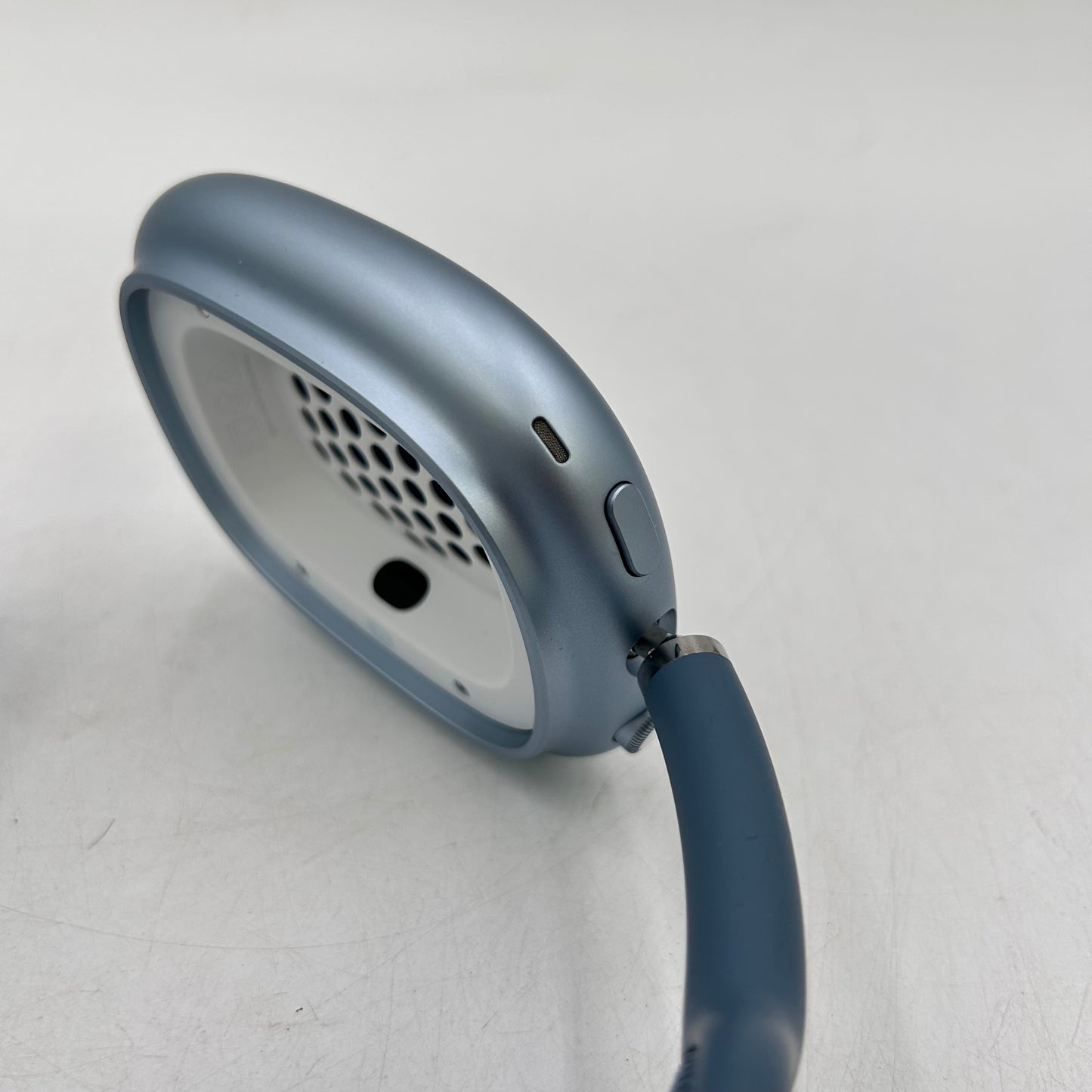 Apple AirPods Max USB-C Wireless Over-Ear Headphones Blue MWW63AM/A