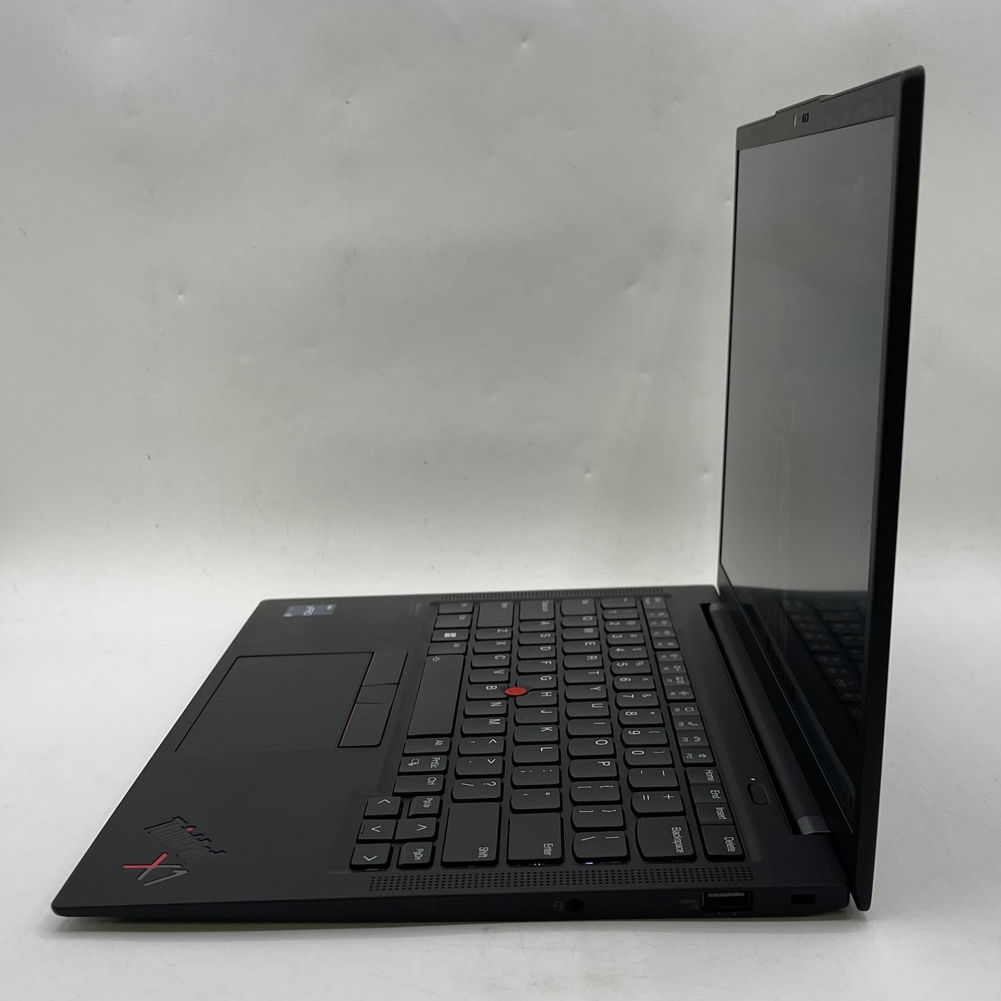 Lenovo ThinkPad X1 Carbon Gen 10 14" i7-1185G7 2.2GHz 16GB RAM 512GB SSD