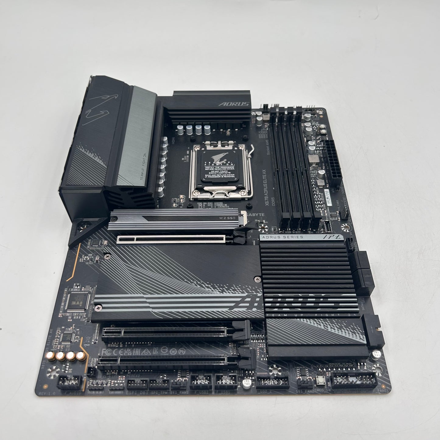 Gigabyte X670 AORUS ELITE AX AM5 ATX AMD DDR5 Motherboard