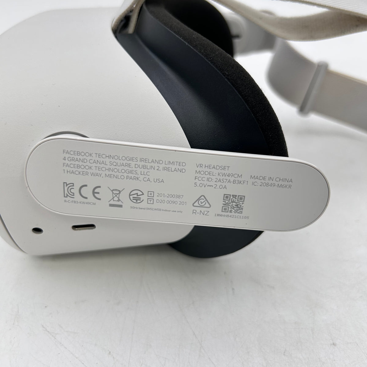 Oculus Quest 2 256GB Standalone All-in-One VR Headset KW49CM