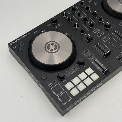 Native Instruments Traktor Kontrol S2 MK3 2-Channel USB DJ Controller