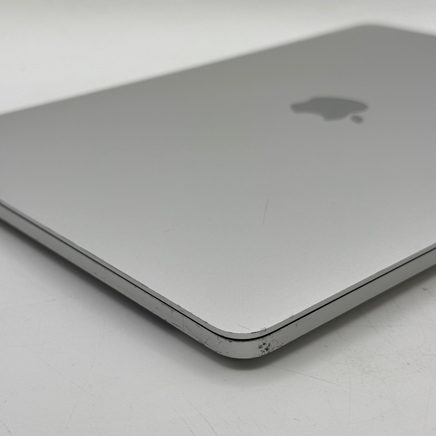 2020 Apple MacBook Pro 13.3" i5 2.0GHz 16GB RAM 512GB SSD Space Gray A2251