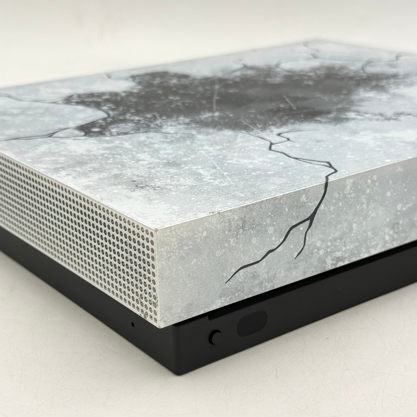 Microsoft Xbox One X 1TB Console Gaming System Gears 5 Limited Edition 1787