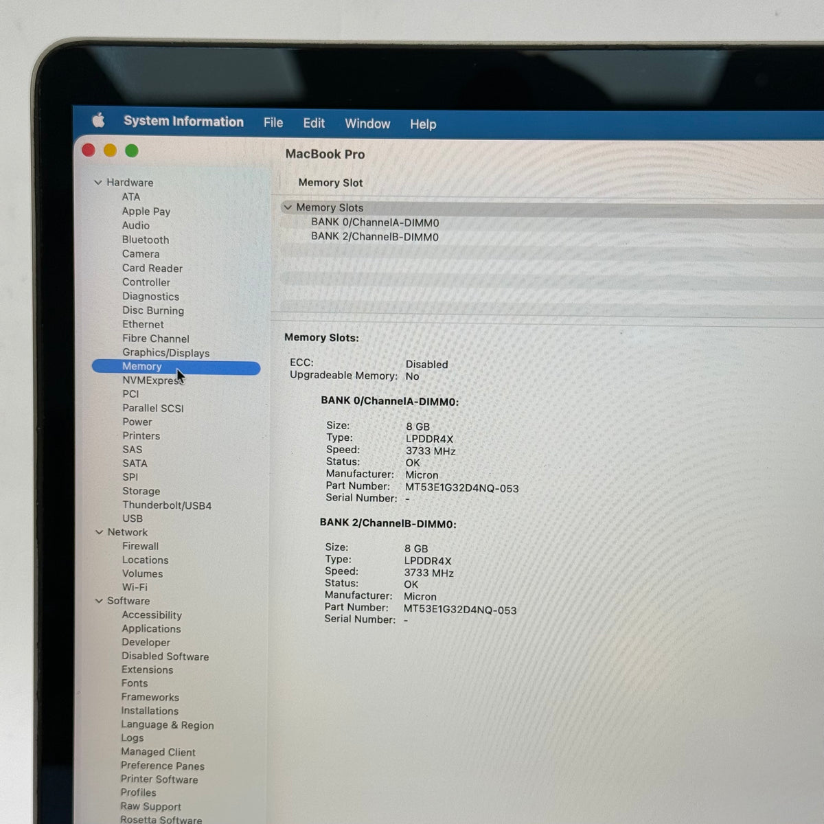 2020 Apple MacBook Pro 13.3" i5 2.0GHz 16GB RAM 512GB SSD A2251
