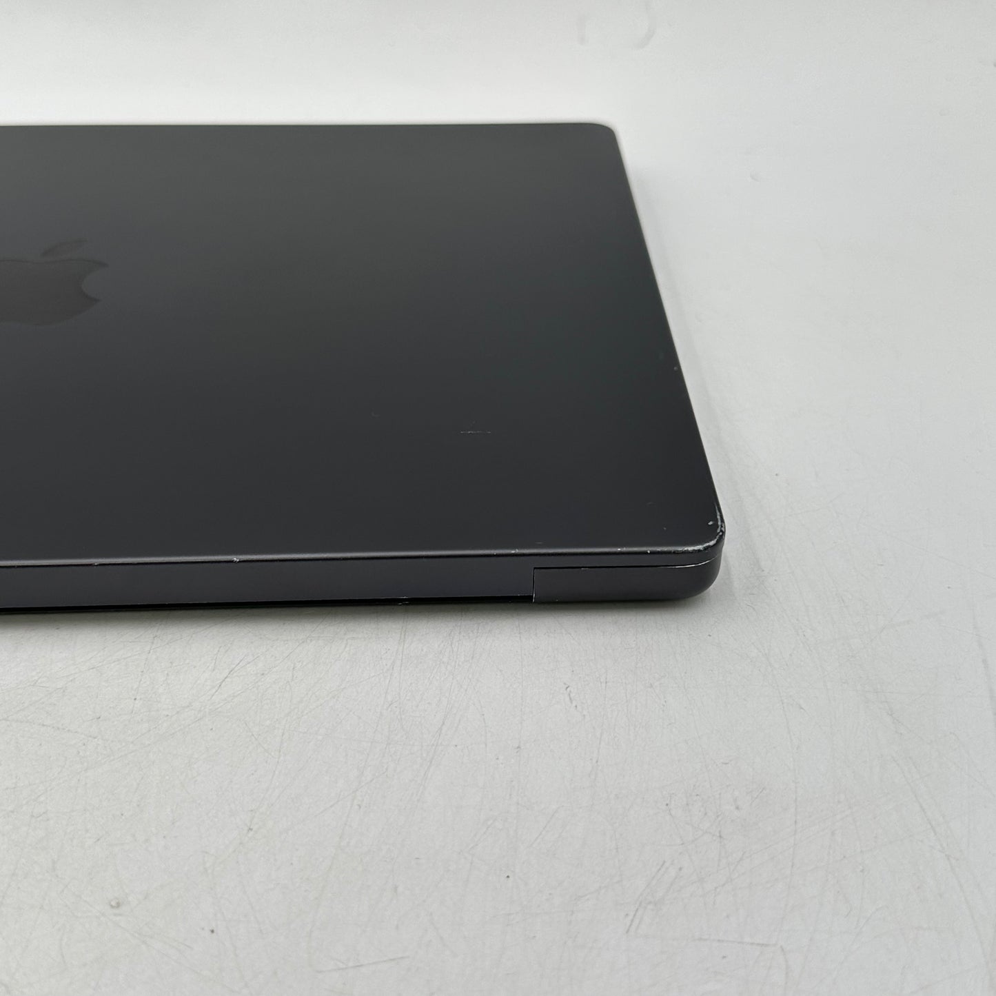 2023 Apple MacBook Pro 14" M3 Pro 14C GPU 4.0GHz 18GB RAM 512GB SSD A2992