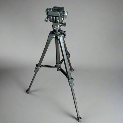 Magnus VT-100  Tripod System with 2-Way Pan Head VT100
