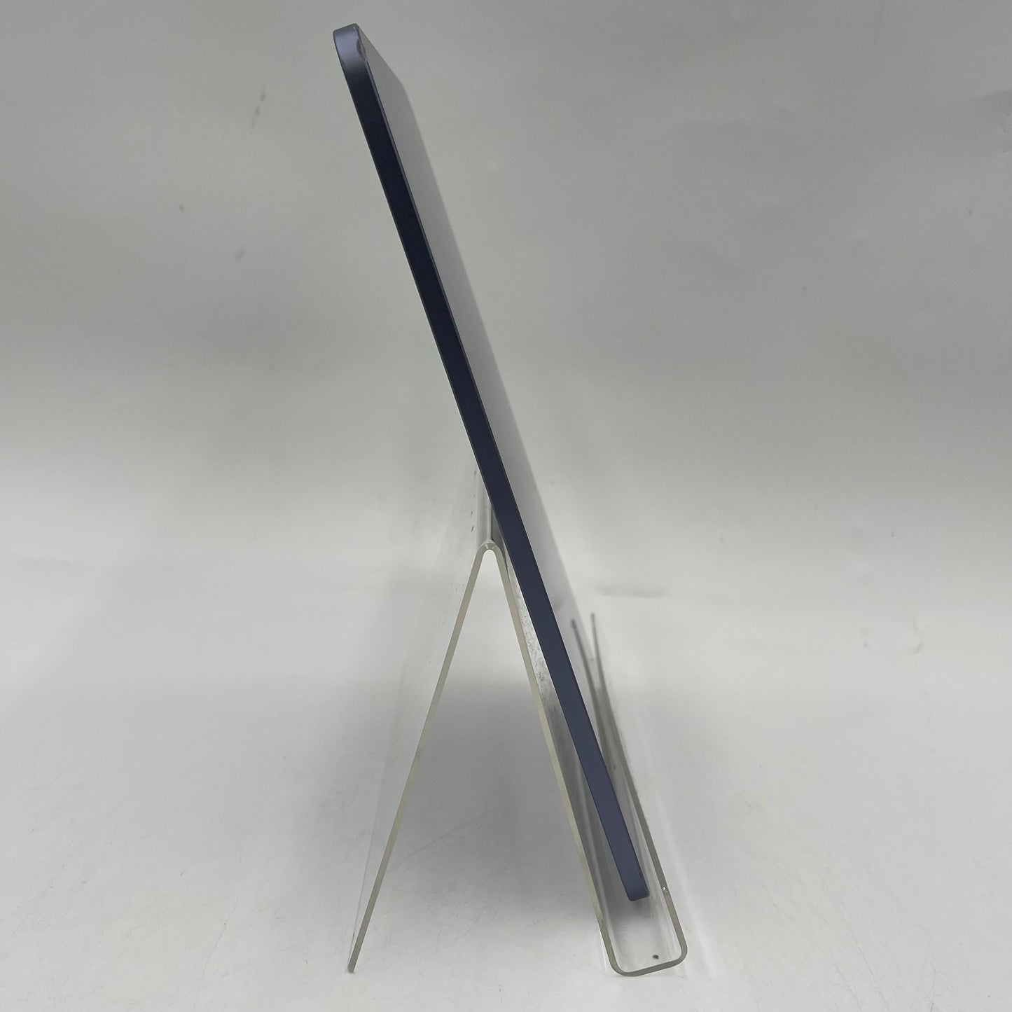 WiFi Only Apple iPad Air 5th Gen 64GB Purple MME23LL/A