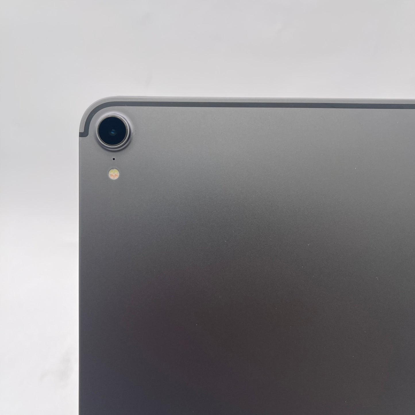 Unlocked Apple iPad Pro 12.9" 3rd Gen 256GB Space Gray MTJ02LL/A