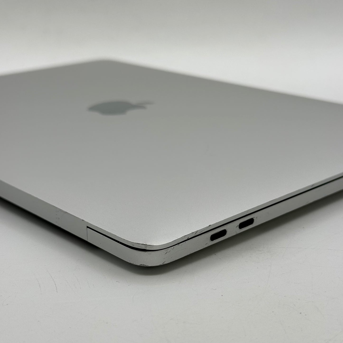 2020 Apple MacBook Pro 13.3" i5 2.0GHz 16GB RAM 512GB SSD Space Gray A2251