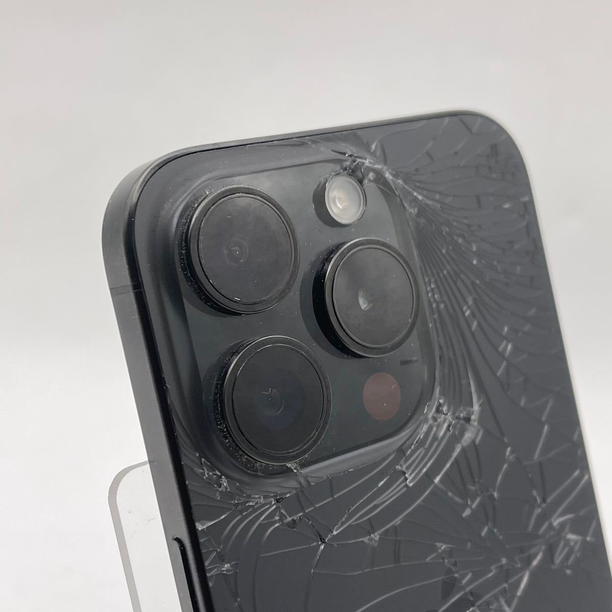 Broken Unlocked Apple iPhone 15 Pro 256GB MTQR3LL/A Screen Damaged