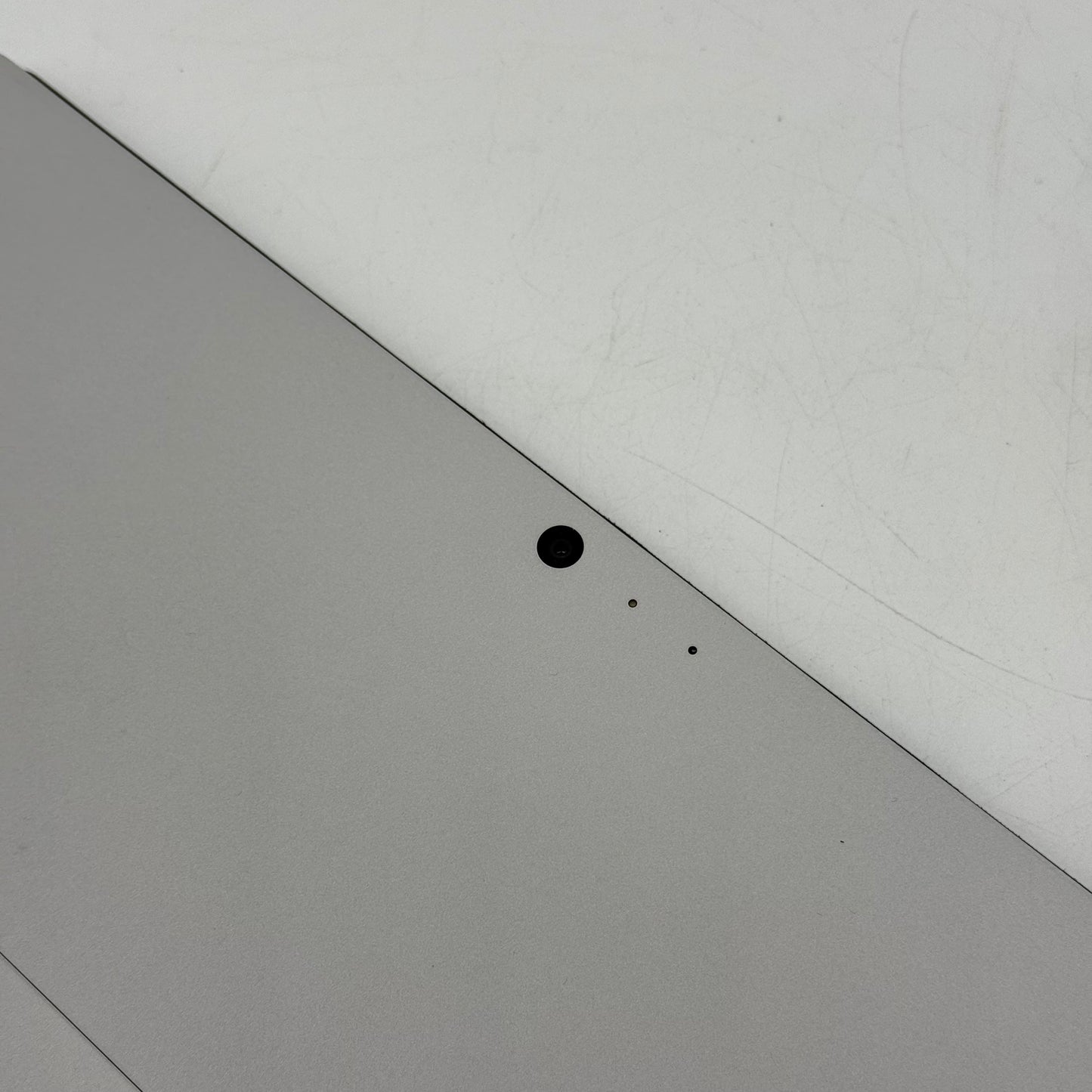 Microsoft Surface Pro 4 1724 12.3" i5 2.5GHz 8GB RAM 256GB SSD