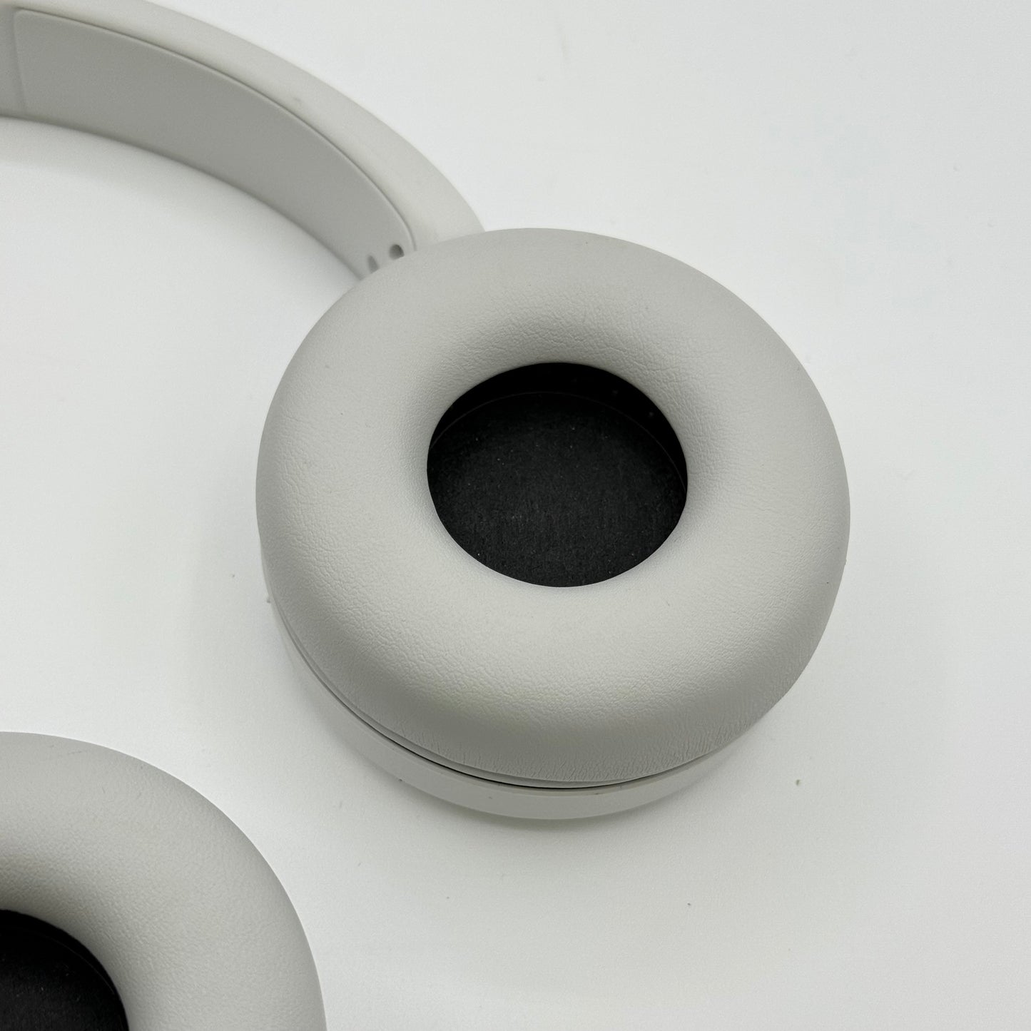 Sony Wireless On-Ear Bluetooth Headphones White WH-CH520