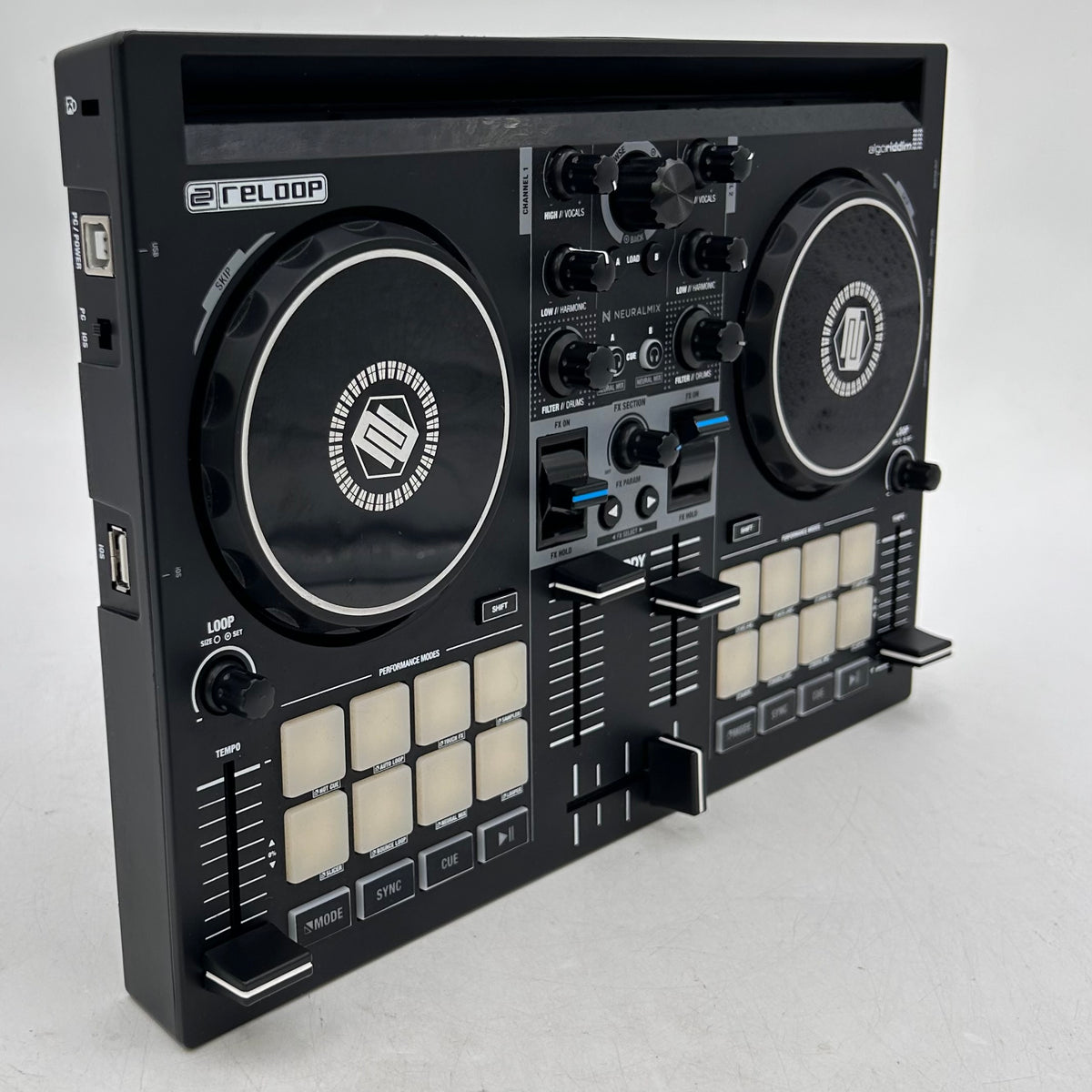 Reloop Buddy 2-Channel DJ Controller for iOS/ iPad OS/Android /Mac PC Black 