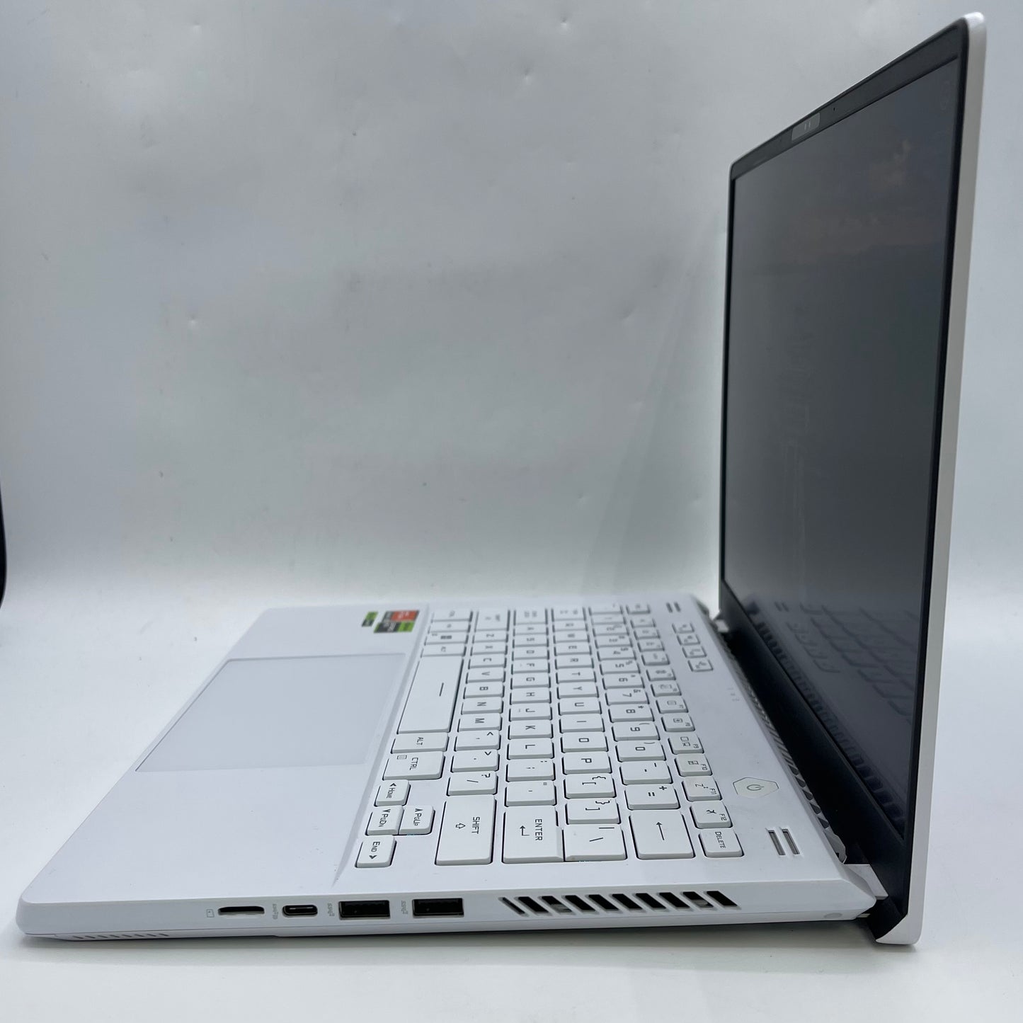 Asus ROG G14 14" Ryzen 9 7940HS 4.0GHz 16GB RAM 512GB GeForce RTX 4060 Read