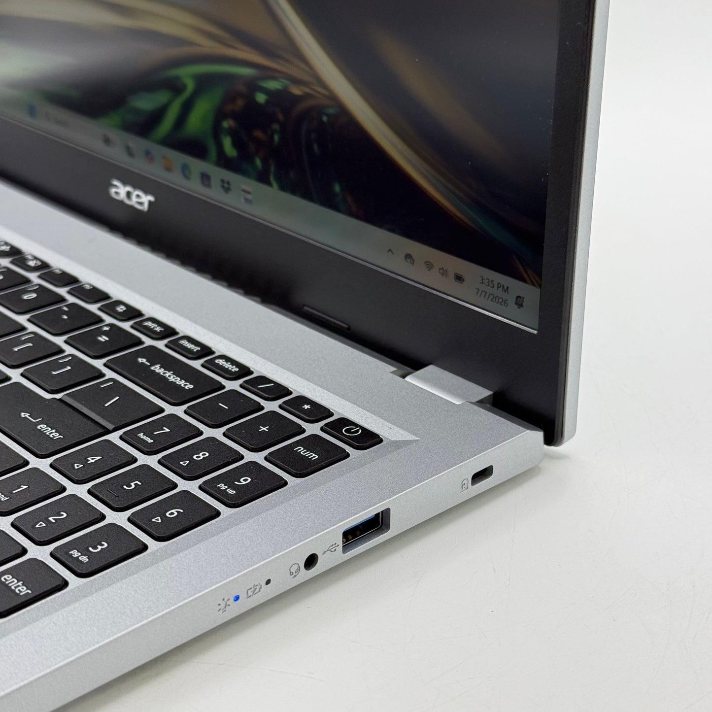 Acer Aspire 3 A315-24P-R7VH 15.6" Ryzen 3 7320U 2.4GHz 8GB RAM 128GB SSD