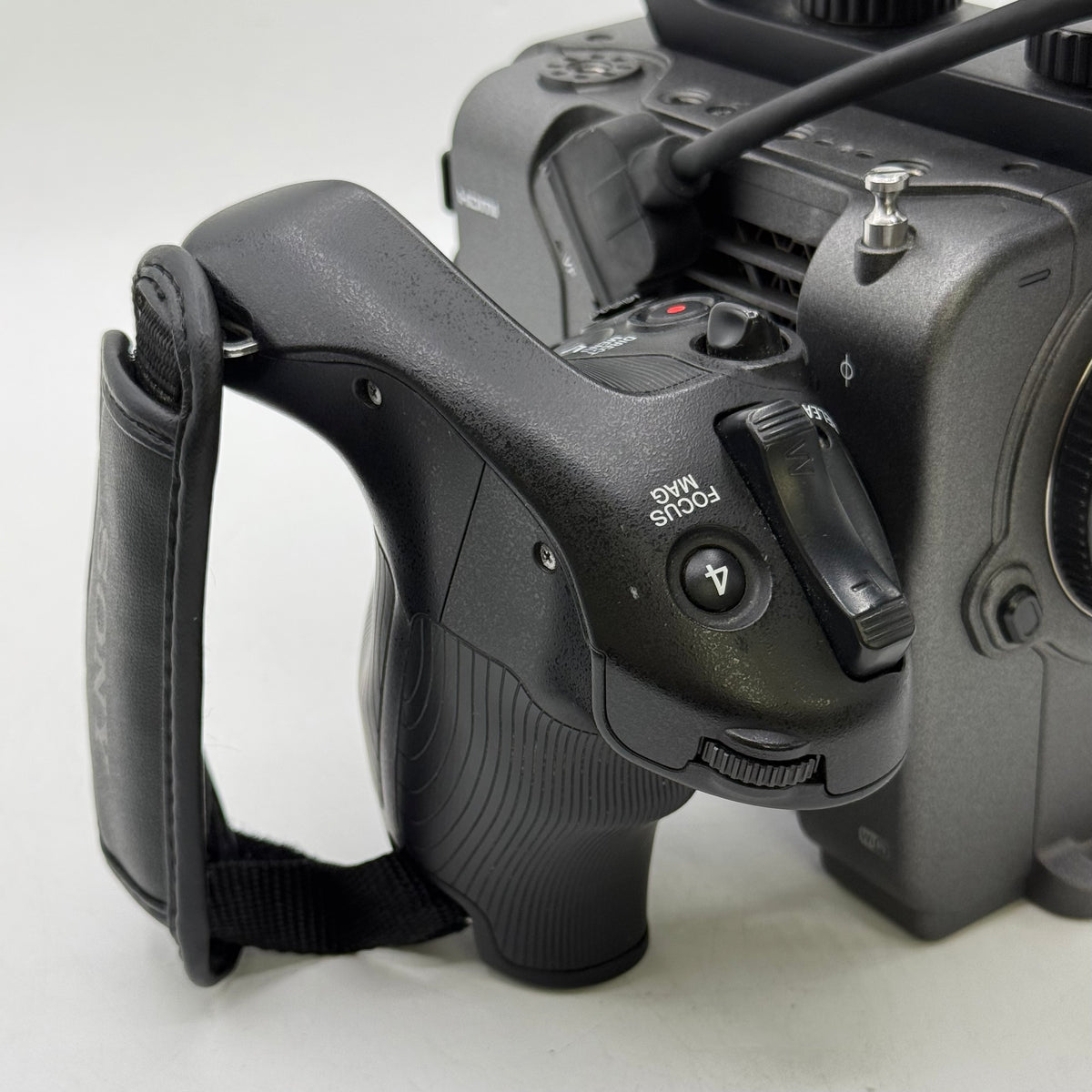 Sony Cinema Line FX6 10.2MP Full-Frame Digital Cinema Camera ILME-FX6V