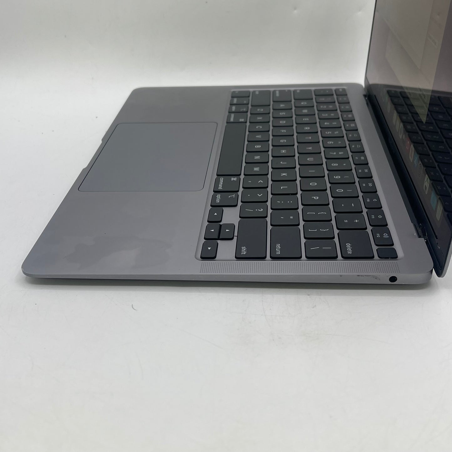 2020 Apple MacBook Air 13.3" i3 1.1GHz 8GB RAM 256GB SSD Space Gray A2179