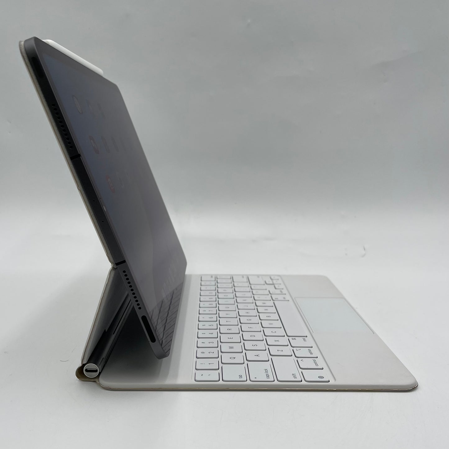 Unlocked Apple iPad Pro 12.9" 5th Gen 2TB Silver NHP43LL/A w/ Pencil & Keyboard