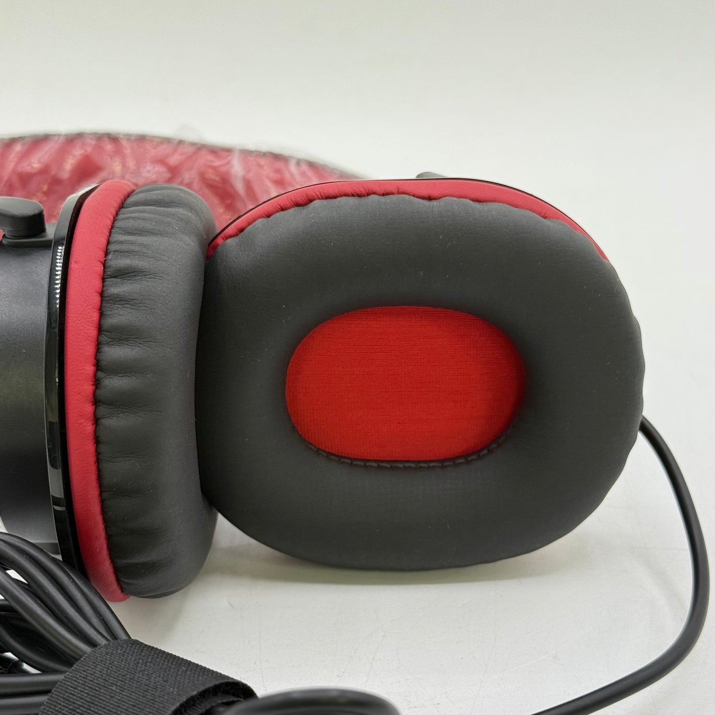 Numark Over-Ear Wired Professional DJ/Studio Monitor Headphone Black/Red HF175