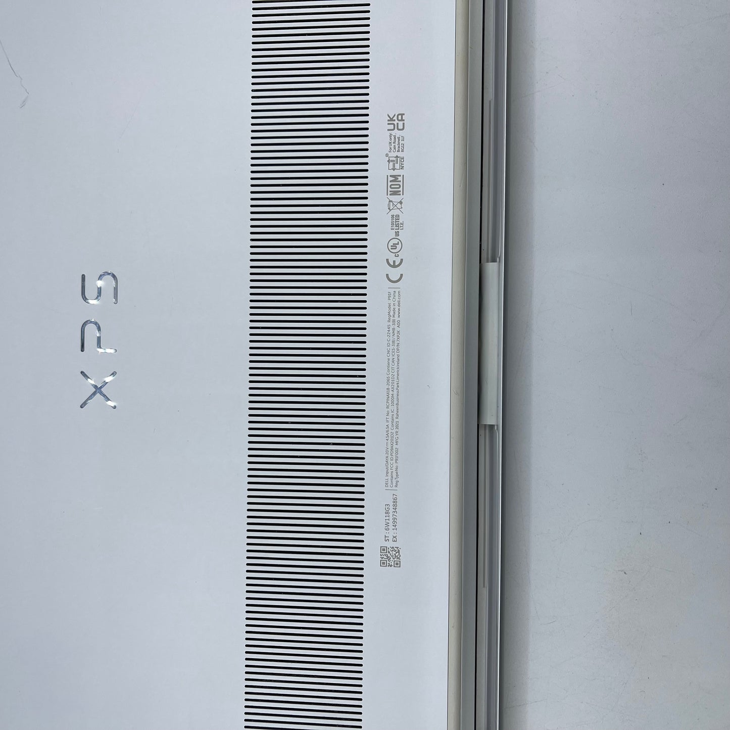 Dell XPS 9510 15.6" i7-11800H 2.3GHz 16GB RAM 1TB GeForce RTX 3050 Ti 3K OLED