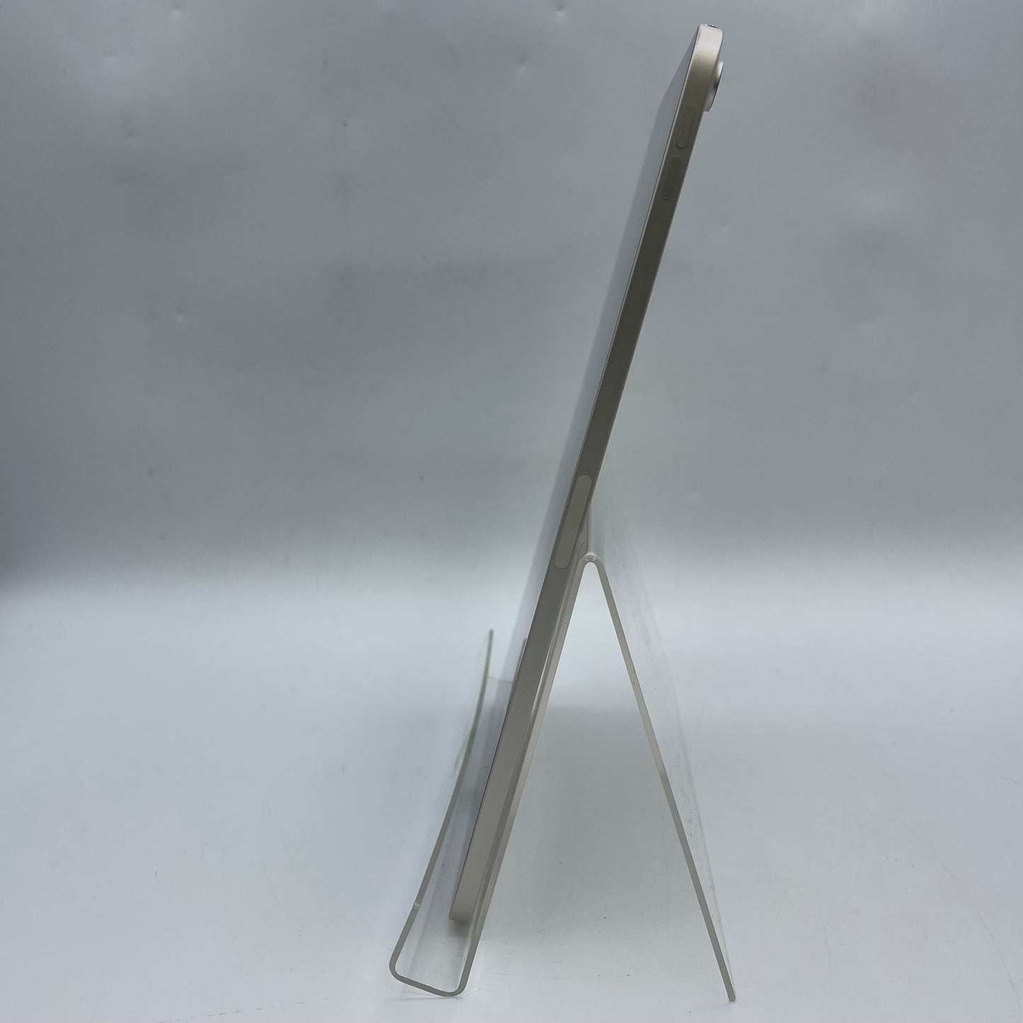 WiFi Only Apple iPad Air 5th Gen 64GB Starlight MM9F3LL/A