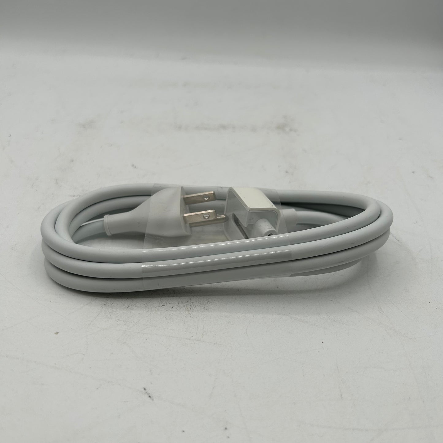 Apple 125V Adapter Cable White