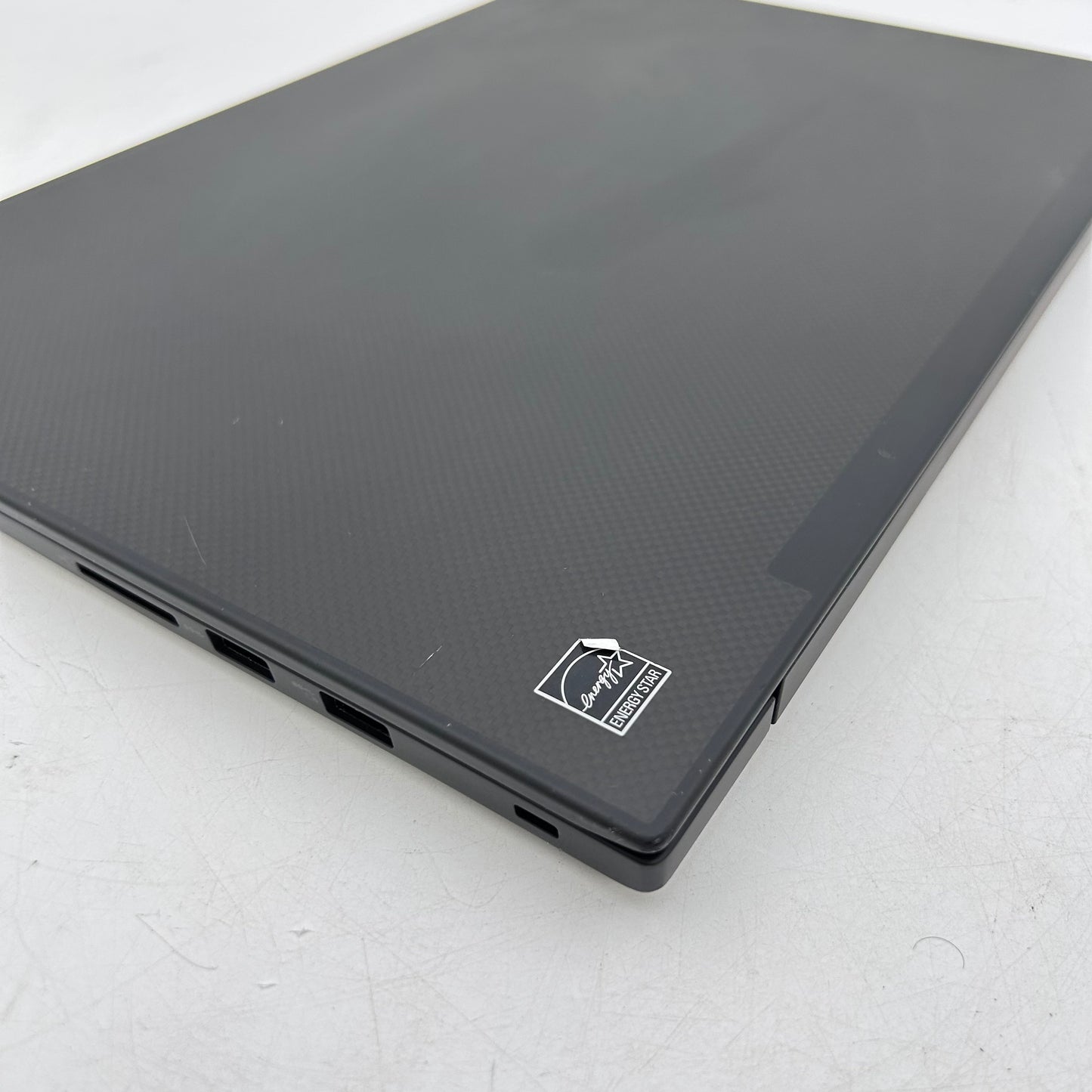 Lenovo ThinkPad P1 Gen 2 15.6" i7-9850H 2.6GHz 32GB RAM 1TB SSD Quadro T1000