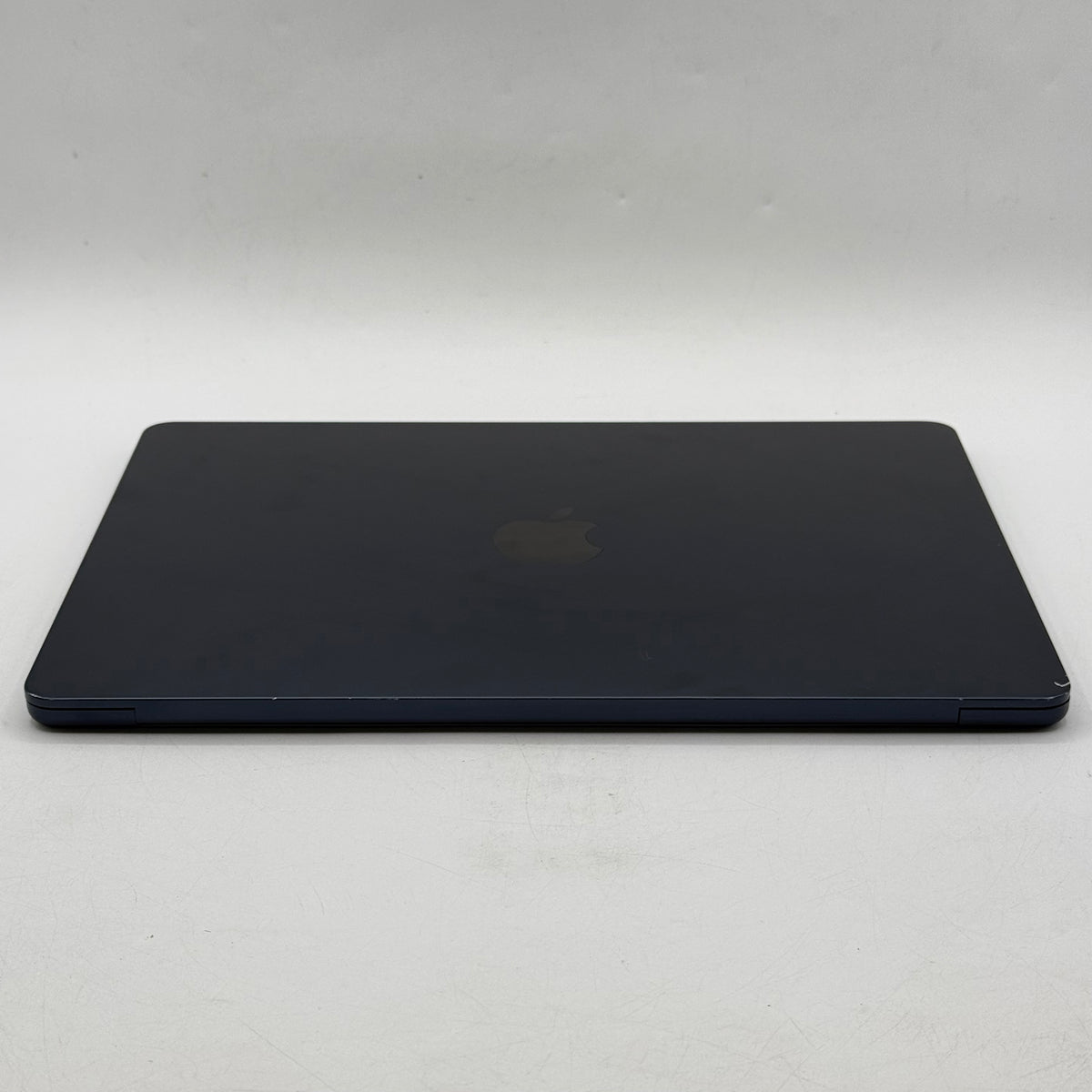 2022 Apple Macbook Air 13.6" M2 8C GPU 3.5GHz 8GB RAM 256GB SSD A2681