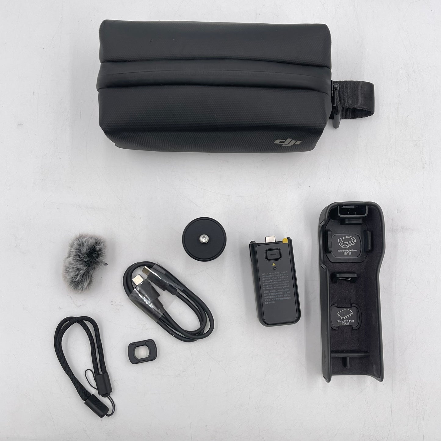 DJI Pocket 3 Creator Combo 9.4MP 3-Axis Gimbal Camera PP-101