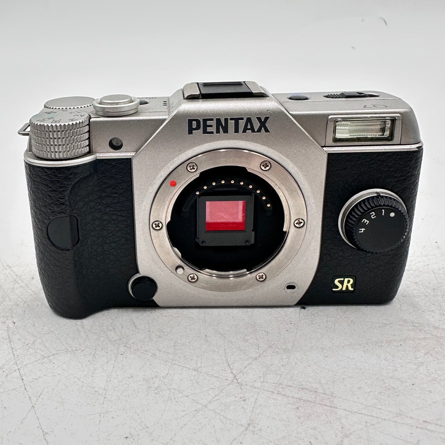 Pentax Q7 12.4MP Mirrorless Digital Camera 4243 SC w/ SMC 5-15mm Zoom Lens Kit
