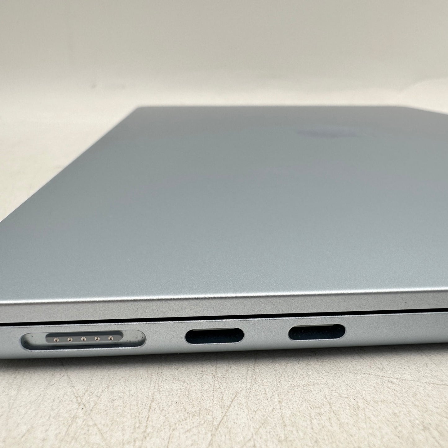 2025 Apple MacBook Air 13.3" M4 8C GPU 4.5GHz 16GB RAM 256GB SSD MCT64LL/A