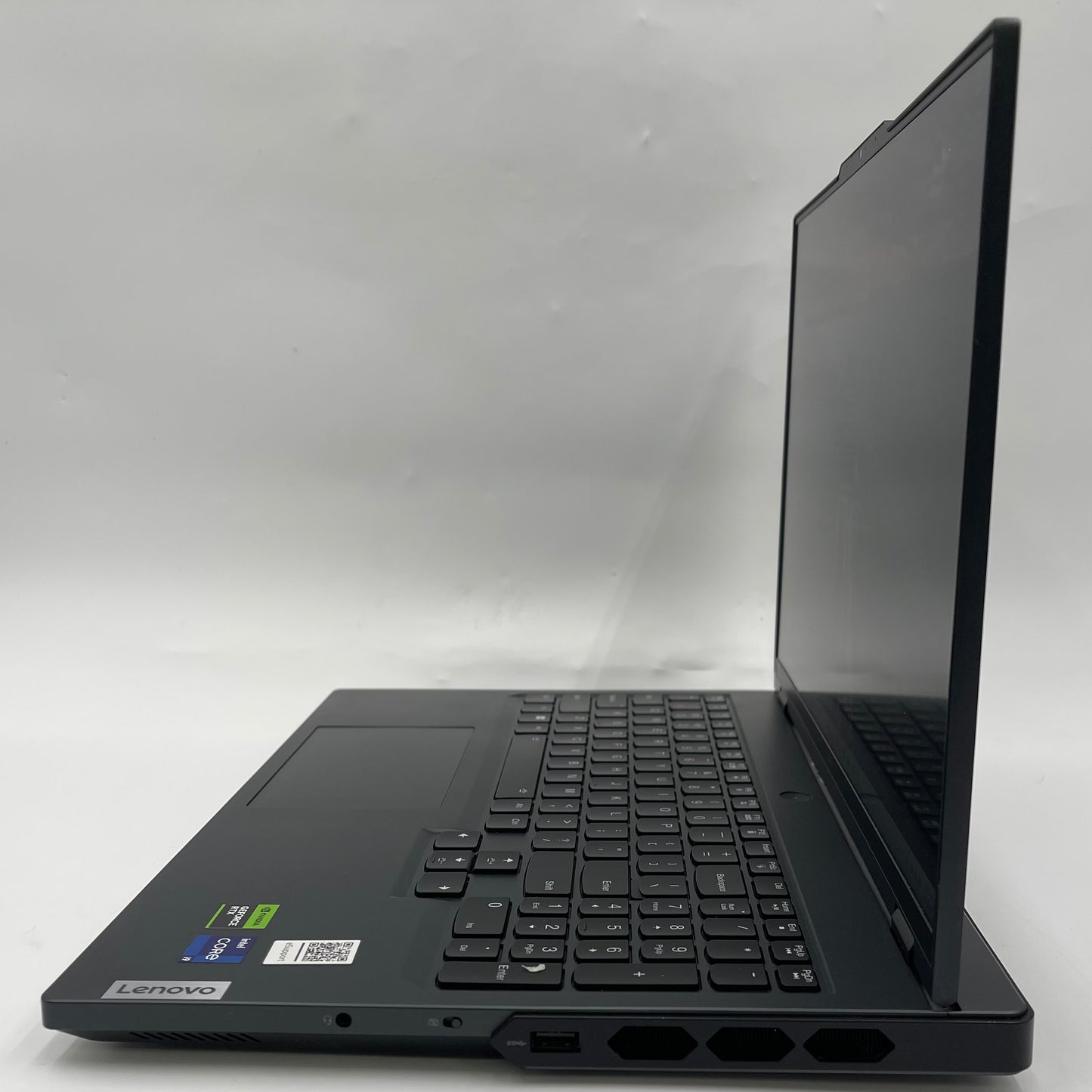Lenovo LEGION PRO 7 16" i9-13900HX 2.2GHz 32GB RAM 1TB GeForce RTX 4080 Hard Press Keyboard