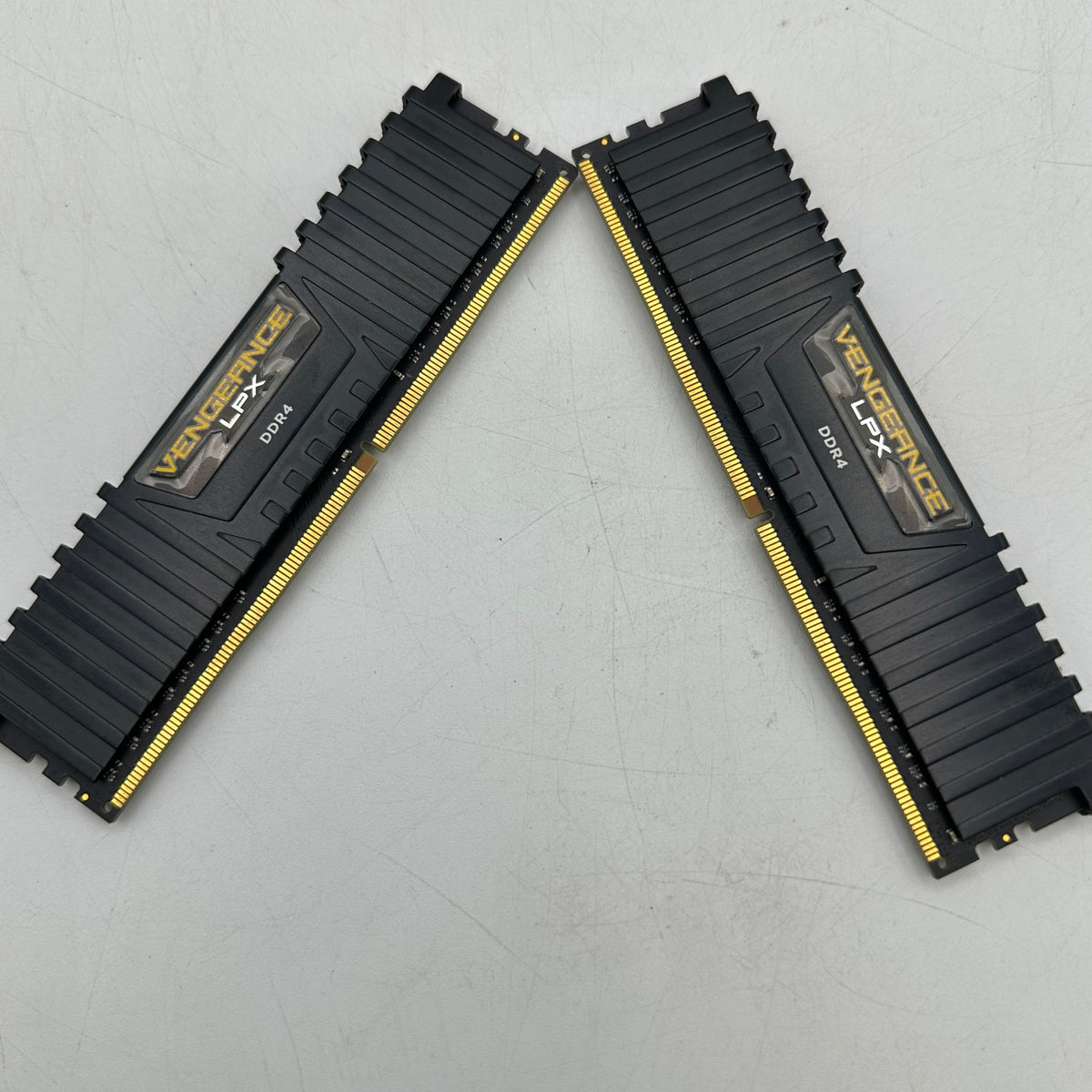 Corsair Vengeance LPX 16GB (2x8GB) RAM DDR4 3000MHz CMK16GX4M2B3000C15
