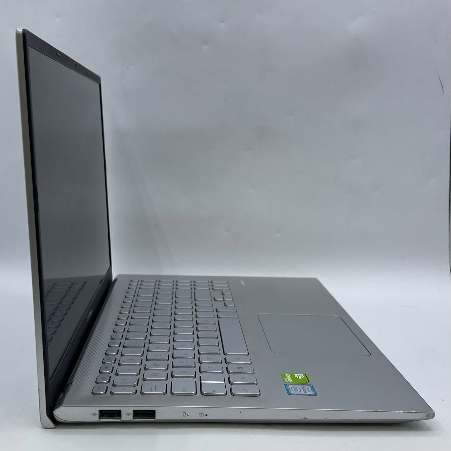 Asus Vivobook 15 X512F 15.6" i5-8265U 1.6GHz 8GB RAM 512GB SSD GeForce MX230