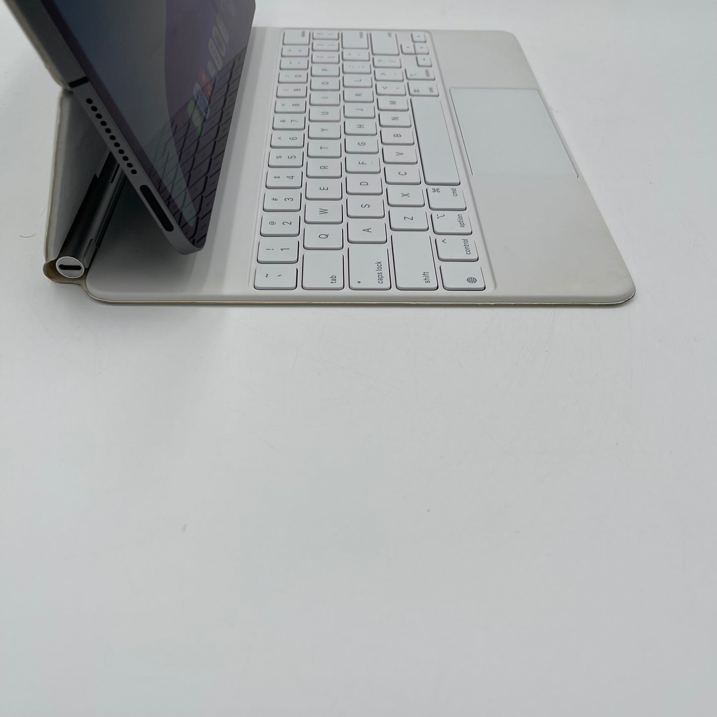 Unlocked Apple iPad Pro 12.9" 5th Gen 2TB Silver NHP43LL/A w/ Pencil & Keyboard